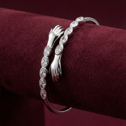 Silver HUG Bracelet CJWCB061