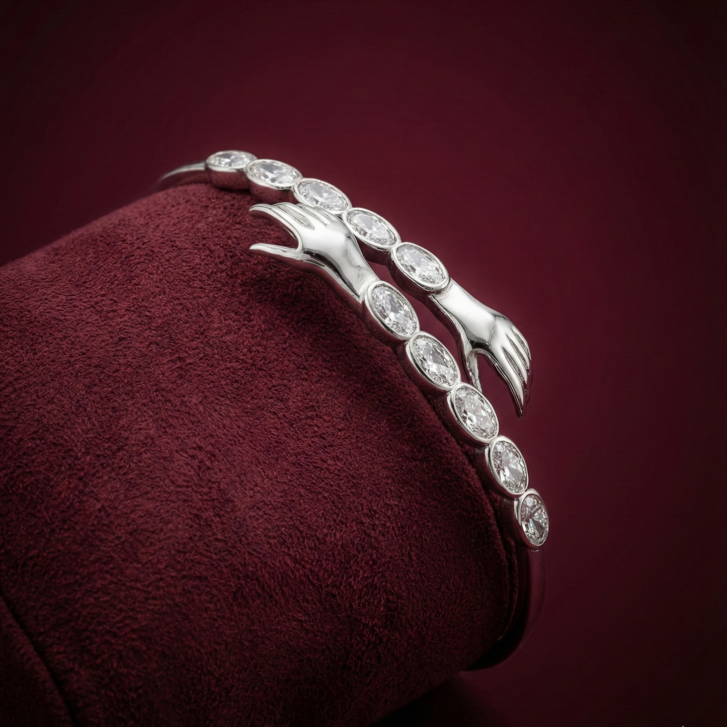Silver HUG Bracelet CJWCB061