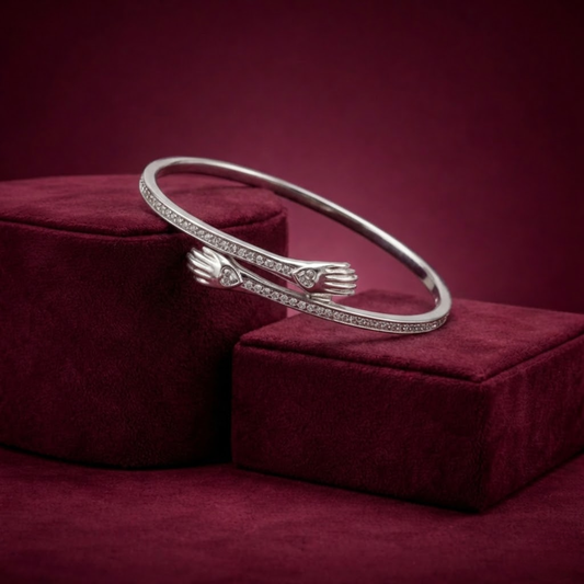 Silver HUG Bracelet CJWCB084